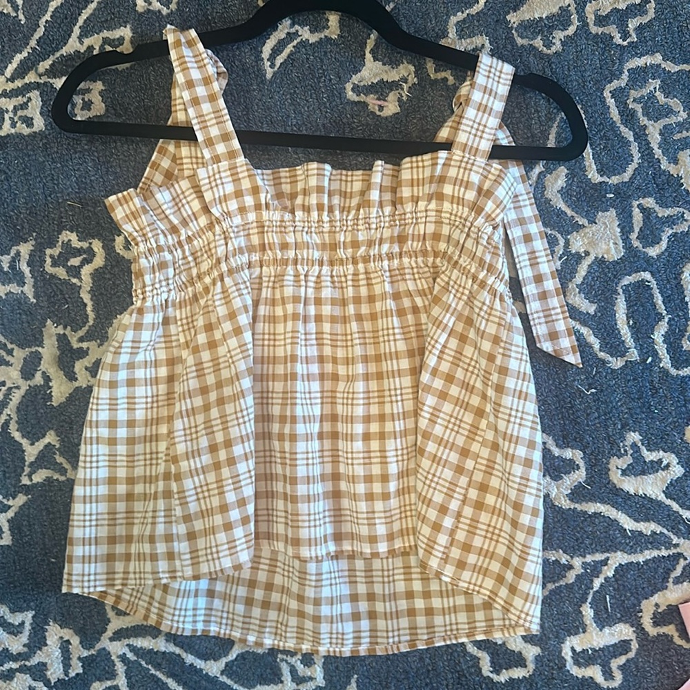 cute boutique gingham top with bow tie straps!! perfect for summer and spring